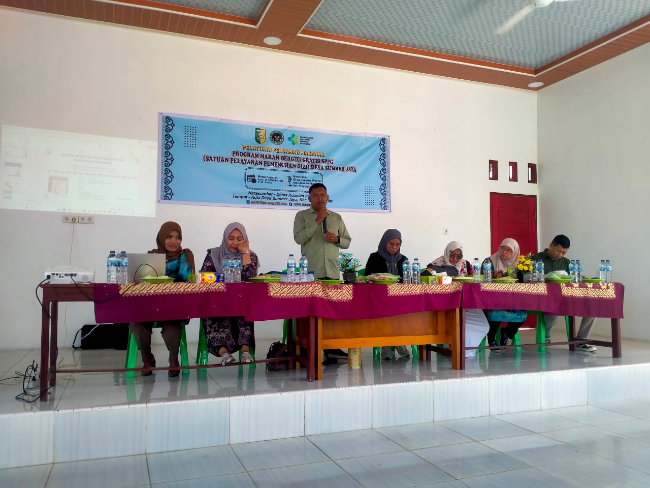 Dinas Kesehatan Gelar Pelatihan Penjamah Makanan di Desa Sumber Jaya: Wujudkan Dapur Sehat dan Bebas KLB